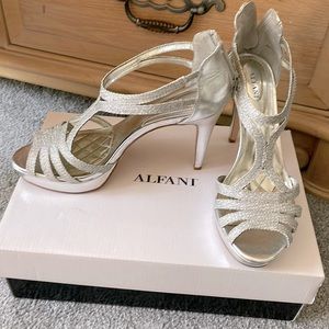 Alfani Women’s Silver platform Heels
